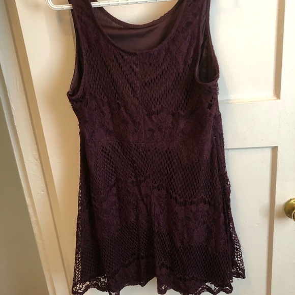 G21 - xxl burgundy lace sleeveless top/ blouse- can be worn with leggings- used - Picture 1 of 7